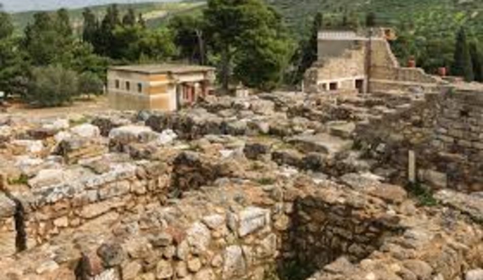 Knossos-Palace-by-car